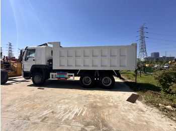 Leasing financiero de SINOTRUK howo 371 6x4 dump truck leasing SINOTRUK howo 371 6x4 dump truck: foto 2 Leasing financiero de SINOTRUK howo 371 6x4 dump truck leasing SINOTRUK howo 371 6x4 dump truck: foto 2