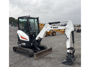 Miniexcavadora BOBCAT E26