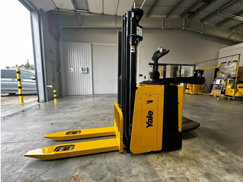 Apilador Yale MS12x: foto 3 Apilador Yale MS12x: foto 3