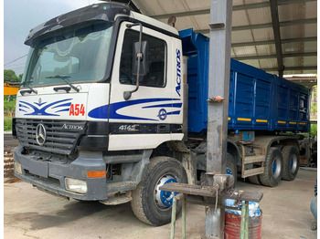 Volquete camión MERCEDES-BENZ Actros