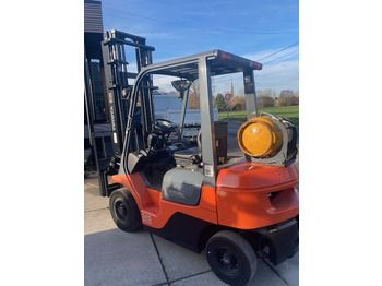 Carretilla elevadora de gas Toyota 42-7FGF20: foto 3 Carretilla elevadora de gas Toyota 42-7FGF20: foto 3