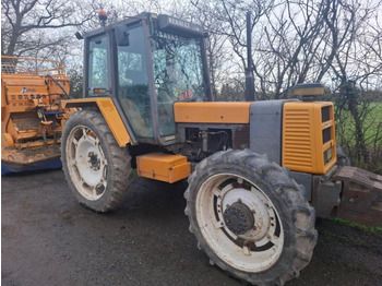 Tractor RENAULT