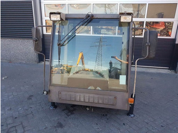 Cabina e interior AHLMANN