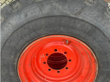 Leasing financiero de Claas CL956-Michelin 17.5R25-Tire/Reifen/Band leasing Claas CL956-Michelin 17.5R25-Tire/Reifen/Band: foto 5 Leasing financiero de Claas CL956-Michelin 17.5R25-Tire/Reifen/Band leasing Claas CL956-Michelin 17.5R25-Tire/Reifen/Band: foto 5