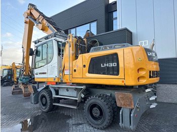 Manipulador de materiales para transporte de basura Liebherr LH 30 M: foto 3