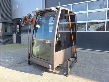 Cabina e interior MECALAC