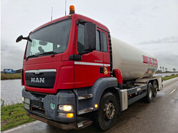 Cisterna camión MAN TGS 26.440