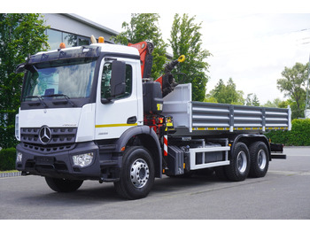 Camión caja abierta, Camión grúa MERCEDES-BENZ AROCS 2633 6x4 / 5.5 T crane FASSI F135 / Tipper 15 EPAL: foto 2