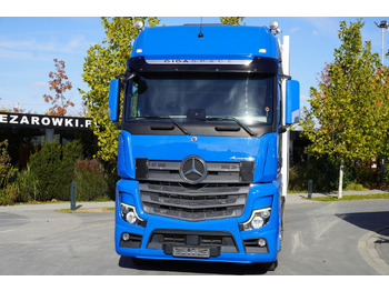 Leasing financiero de MERCEDES-BENZ Actros 2548 E6 / GIGA / Cab Lounge chair / Lamberet Refrigerator / Carrier Supra 950 leasing MERCEDES-BENZ Actros 2548 E6 / GIGA / Cab Lounge chair / Lamberet Refrigerator / Carrier Supra 950: foto 5
