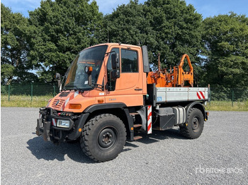 Vehículo municipal UNIMOG U300