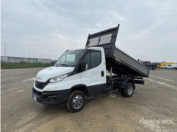 Volquete furgoneta IVECO Daily