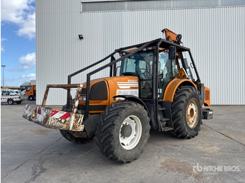 Tractor RENAULT