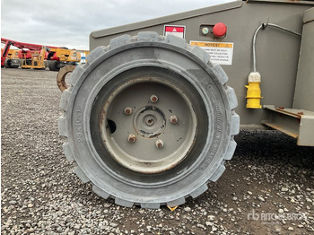 Plataforma articulada 2014 Haulotte HA15IP 2WD Electric Articulating Boom Lift: foto 5