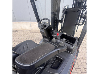 Carretilla elevadora eléctrica Linde E30 (387): foto 3 Carretilla elevadora eléctrica Linde E30 (387): foto 3