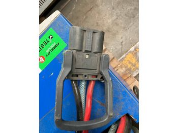 Piezas de recambio para Equipo de manutención Hawker Master Line 48V/100A: foto 3