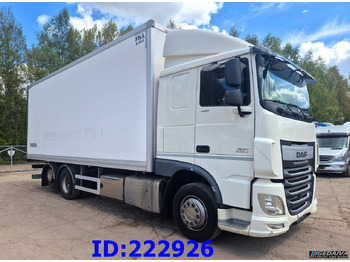 Isotérmico camión DAF XF 106 440