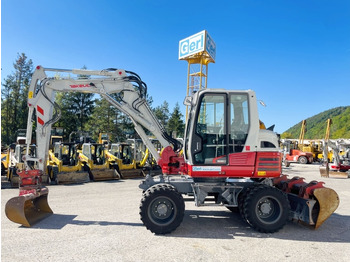 Excavadora de ruedas TAKEUCHI