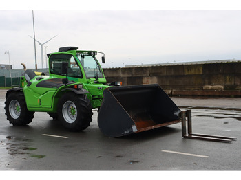 Manipulador telescópico MERLO