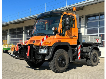 Volquete camión UNIMOG U400