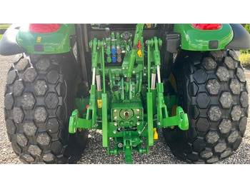 Tractor John Deere 5090 M Med græsdæk: foto 4