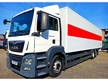 Camión caja cerrada MAN TGS 26.320