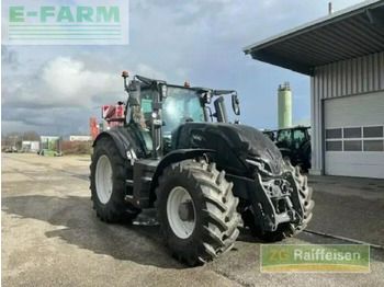 Tractor VALTRA
