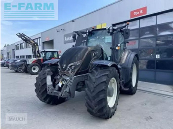 Tractor VALTRA T214