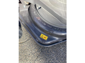 Cortacésped Husqvarna RC320TS 4x4: foto 4 Cortacésped Husqvarna RC320TS 4x4: foto 4