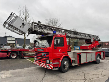Camión de bomberos SCANIA P82