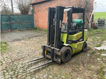 Carretilla elevadora CLARK