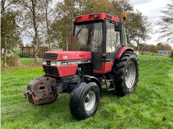 Tractor CASE IH XL