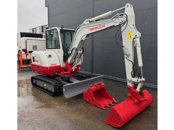 Excavadora TAKEUCHI