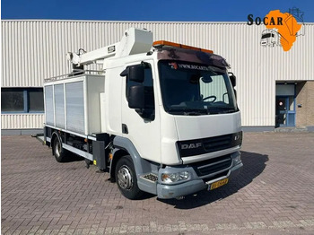Camión con plataforma elevadora DAF LF 45 160