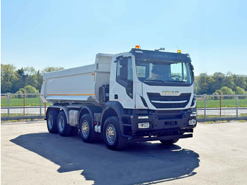 Volquete camión IVECO Stralis 460
