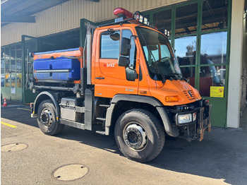 Volquete camión UNIMOG U400