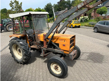 Tractor RENAULT