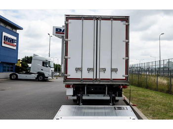 Camión caja cerrada nuevo DAF LF 260 Koffer + Tail Lift: foto 5
