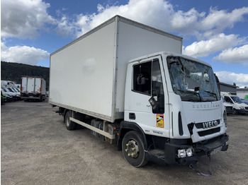 Camión caja cerrada IVECO
