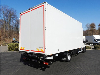 Camión caja cerrada Iveco DAILY 70C18 KONTENER WINDA 14 PALET WEBASTO TEMPOMAT NAWIGACJA L: foto 3 Camión caja cerrada Iveco DAILY 70C18 KONTENER WINDA 14 PALET WEBASTO TEMPOMAT NAWIGACJA L: foto 3