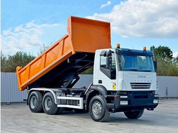 Volquete camión IVECO Trakker