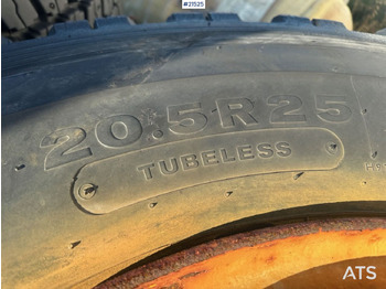 Rueda completa para Maquinaria de construcción Michelin hjullaster dekk til Volvo L110: foto 3 Rueda completa para Maquinaria de construcción Michelin hjullaster dekk til Volvo L110: foto 3