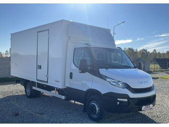 Camión caja cerrada IVECO Daily