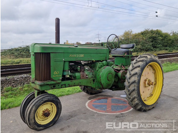 Tractor JOHN DEERE