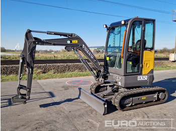 Miniexcavadora VOLVO ECR25D