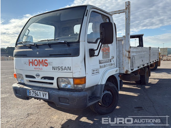 Camión caja abierta NISSAN