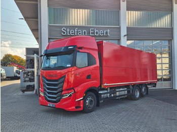 Transporte de bebidas camión IVECO