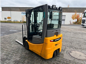 Carretilla elevadora eléctrica Jungheinrich EFG 215 / Triplex 4.25m / 1.851h / Batterie 2023: foto 5