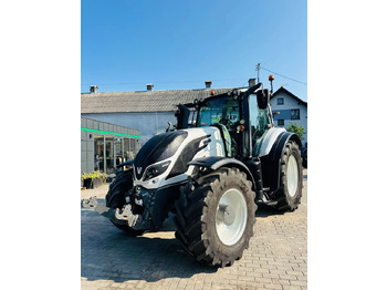 Tractor VALTRA T174