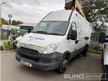 Camión con plataforma elevadora IVECO Daily 70c17