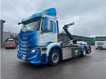 Multibasculante camión IVECO